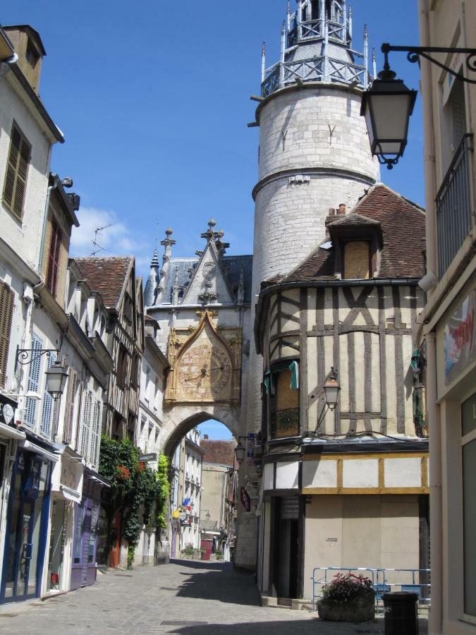 Hotel Confort Et Modernite Sur Les Quais Auxerre Exteriér fotografie